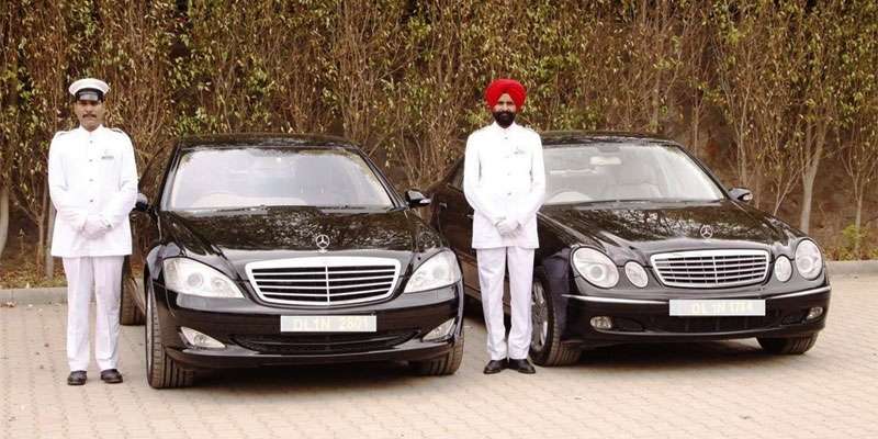 Luxury taj mahal tour from Delhi by mercedes or BMW car