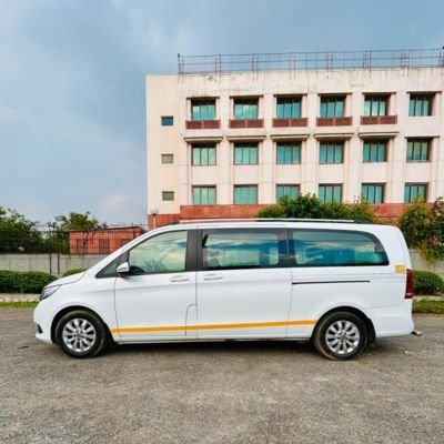 private mercedes car for luxury taj mahal tour from delhi